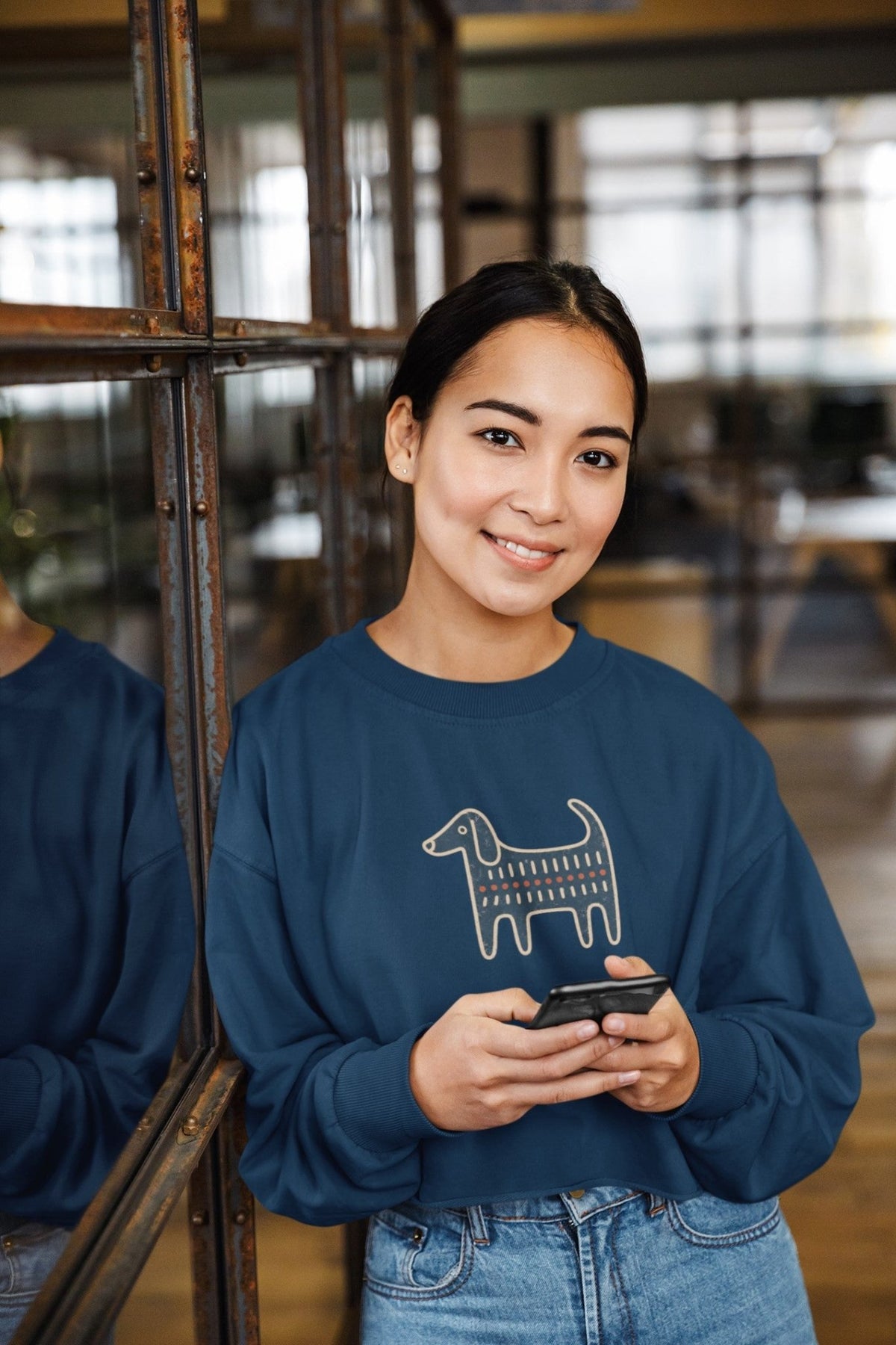 Retro Folk-Art Blue Dog Women's Cropped Sweatshirt - Hobbster