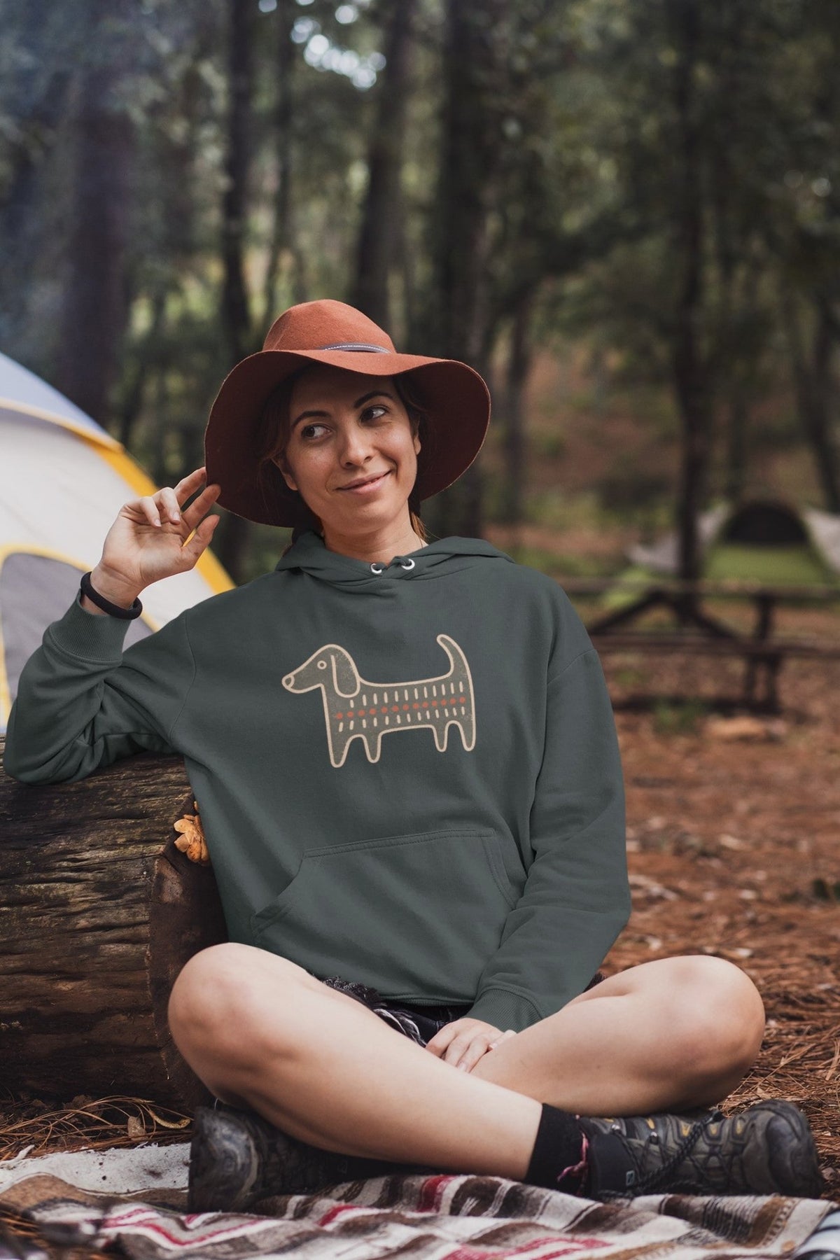Retro Folk-Art Green Dog Women's Pullover Hoodie - Hobbster