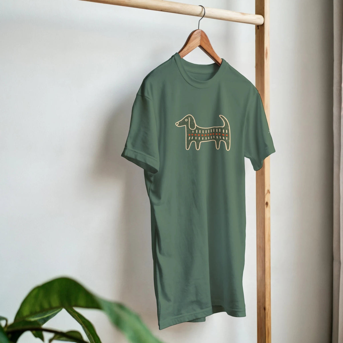 Retro Folk-Art Green Dog Women's T-shirt - Hobbster