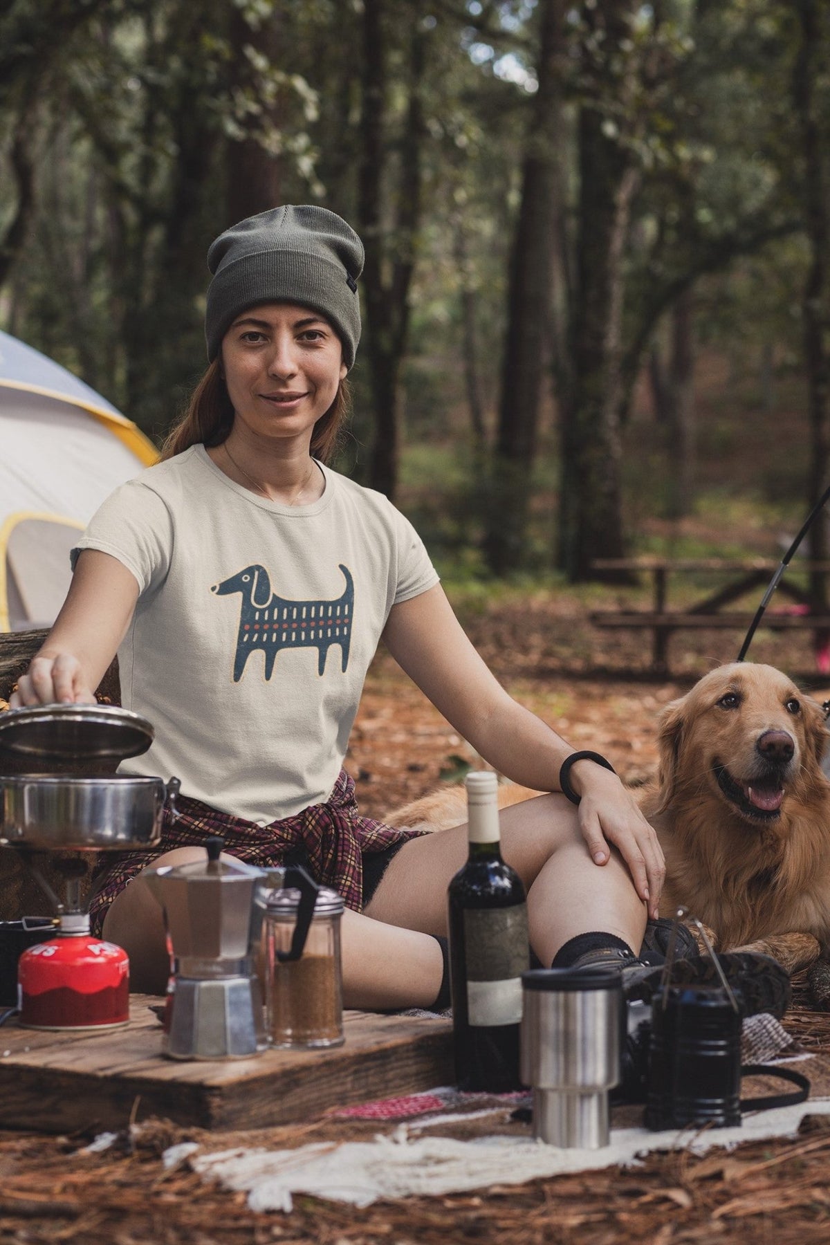 Retro Folk-Art Green Dog Women's T-shirt - Hobbster