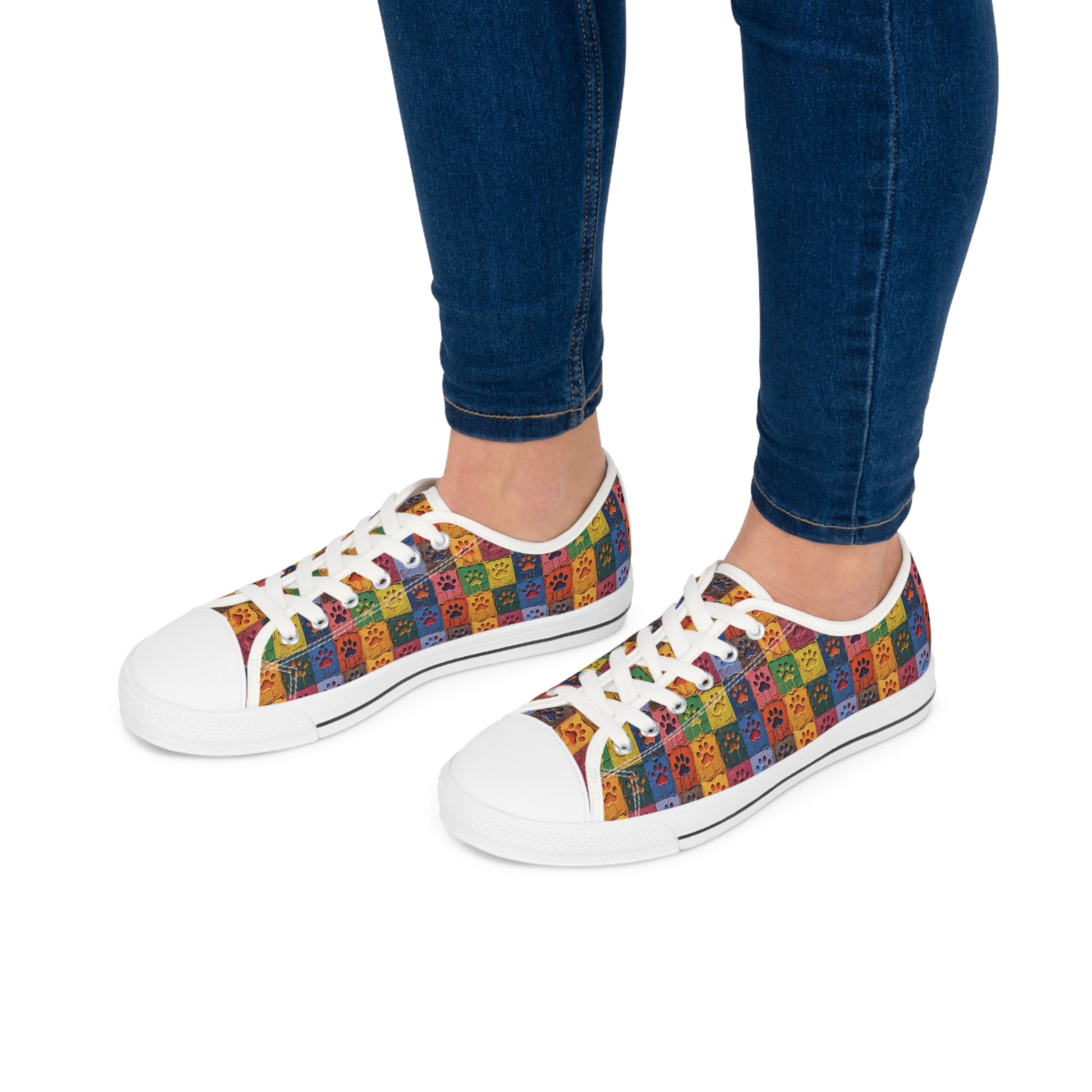 Women's Low-Top Trainers Featuring Large Painted Paw Prints - Hobbster