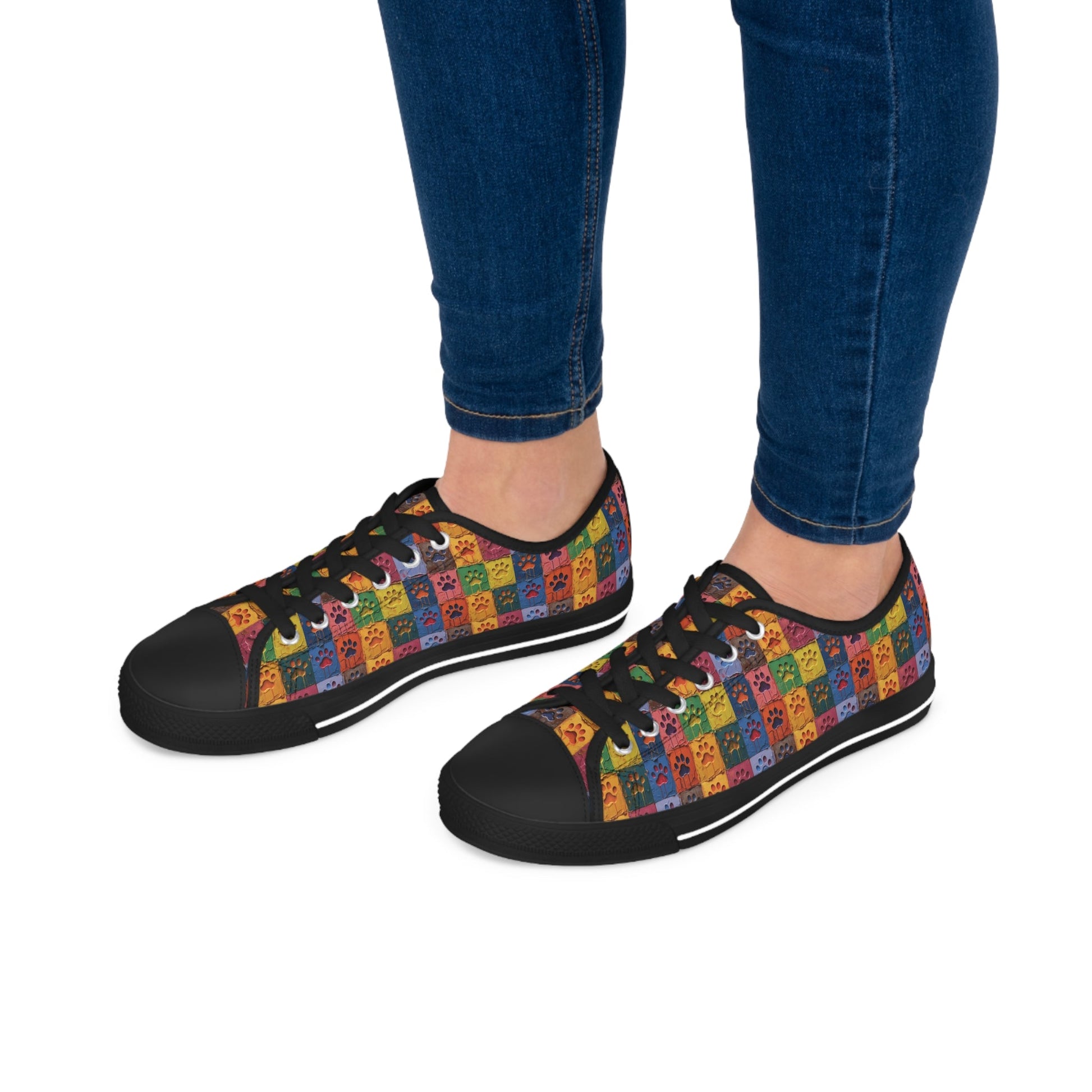 Women's Low-Top Trainers Featuring Large Painted Paw Prints - Hobbster